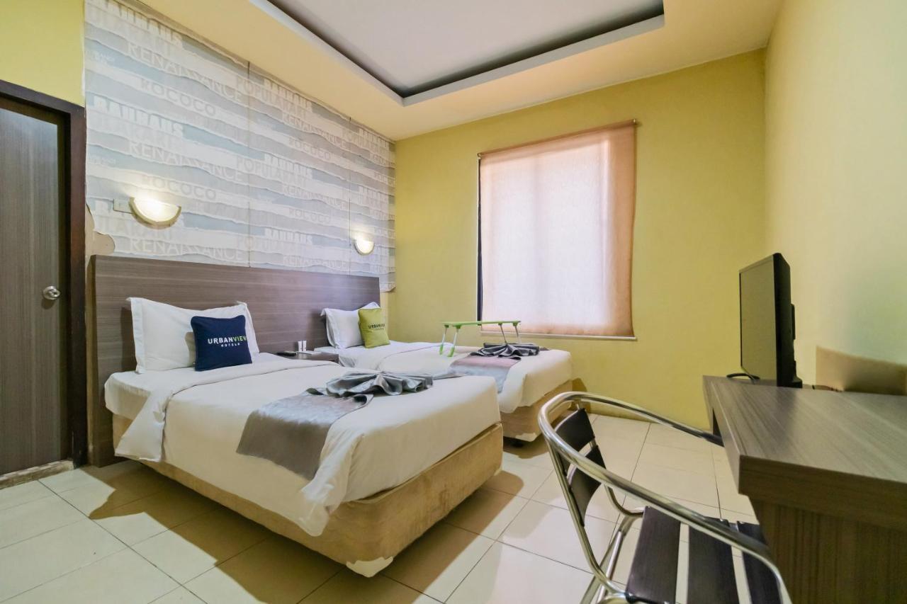 Urbanview Hotel Best Skip Palembang Kültér fotó