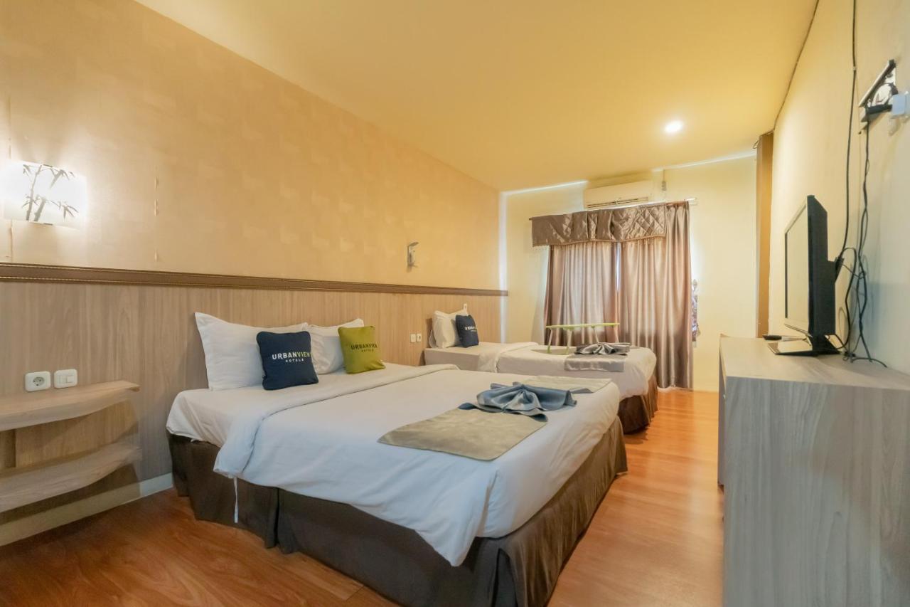 Urbanview Hotel Best Skip Palembang Kültér fotó