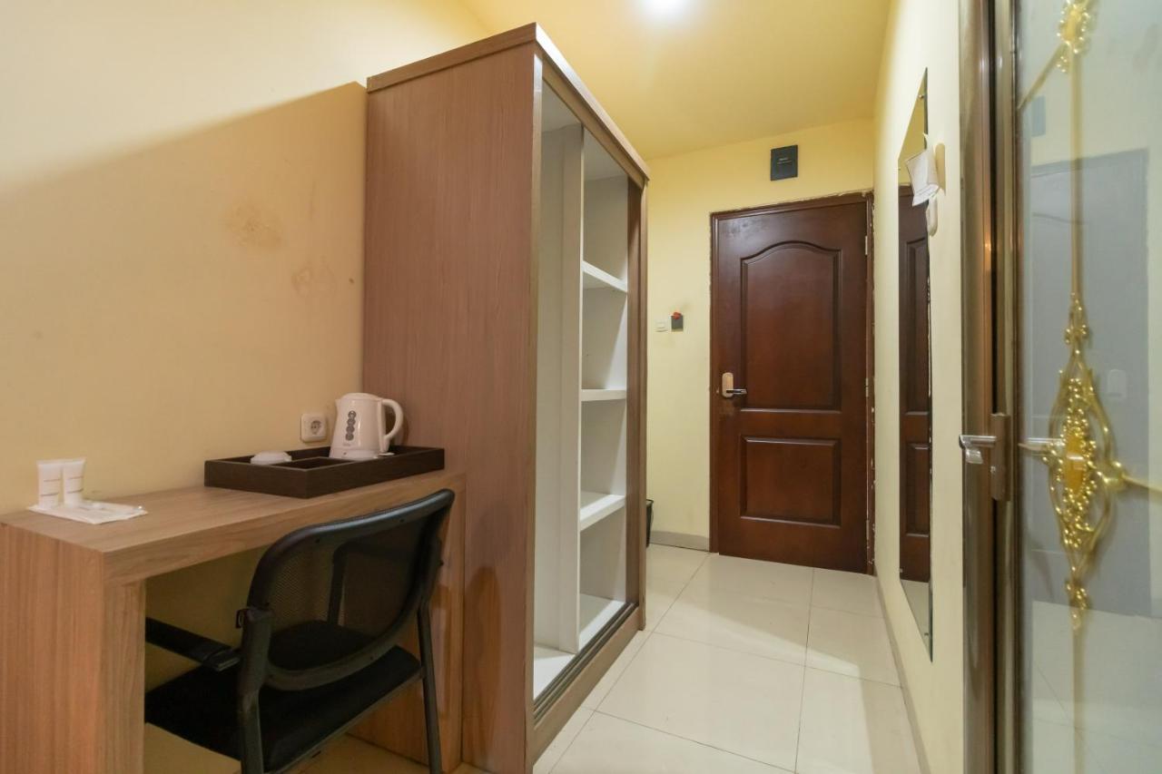 Urbanview Hotel Best Skip Palembang Kültér fotó