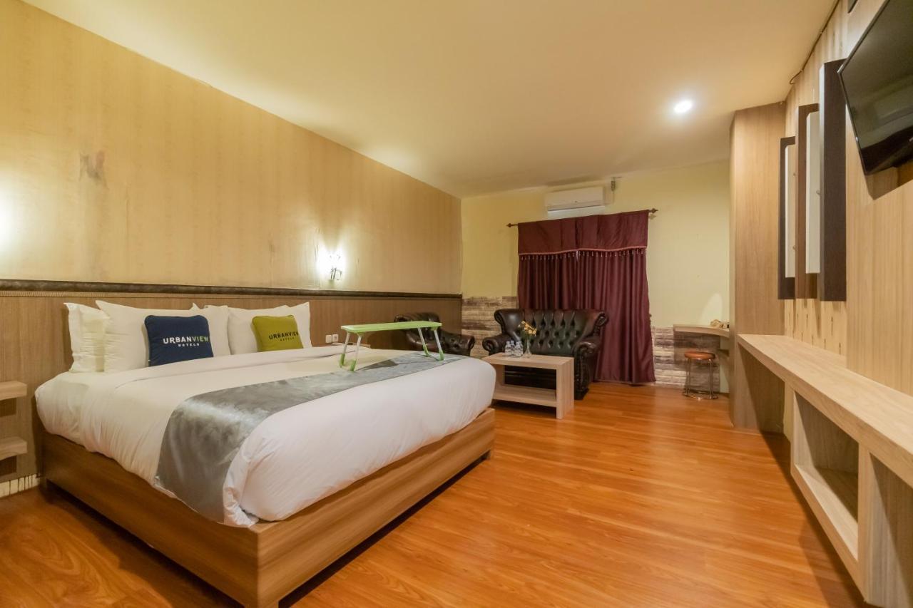 Urbanview Hotel Best Skip Palembang Kültér fotó