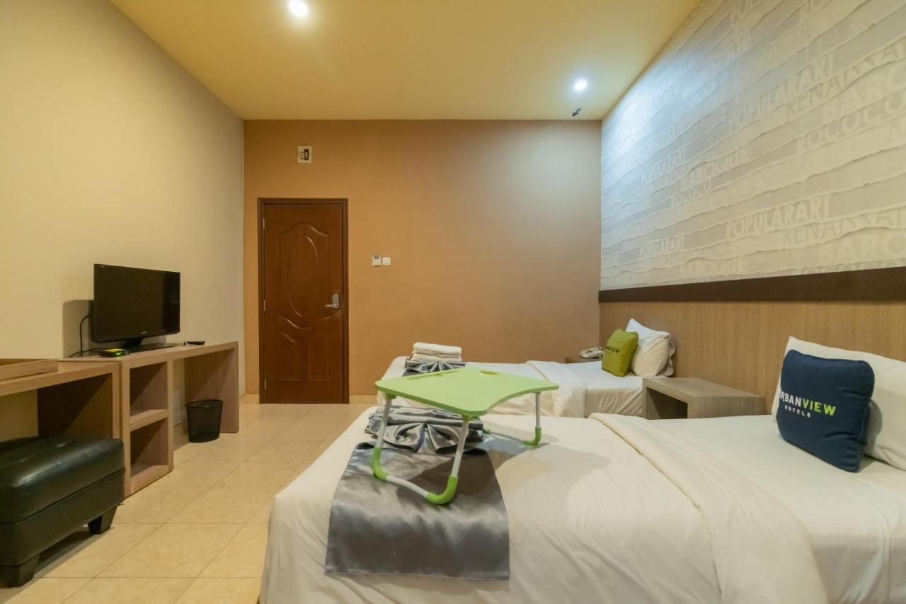 Urbanview Hotel Best Skip Palembang Kültér fotó