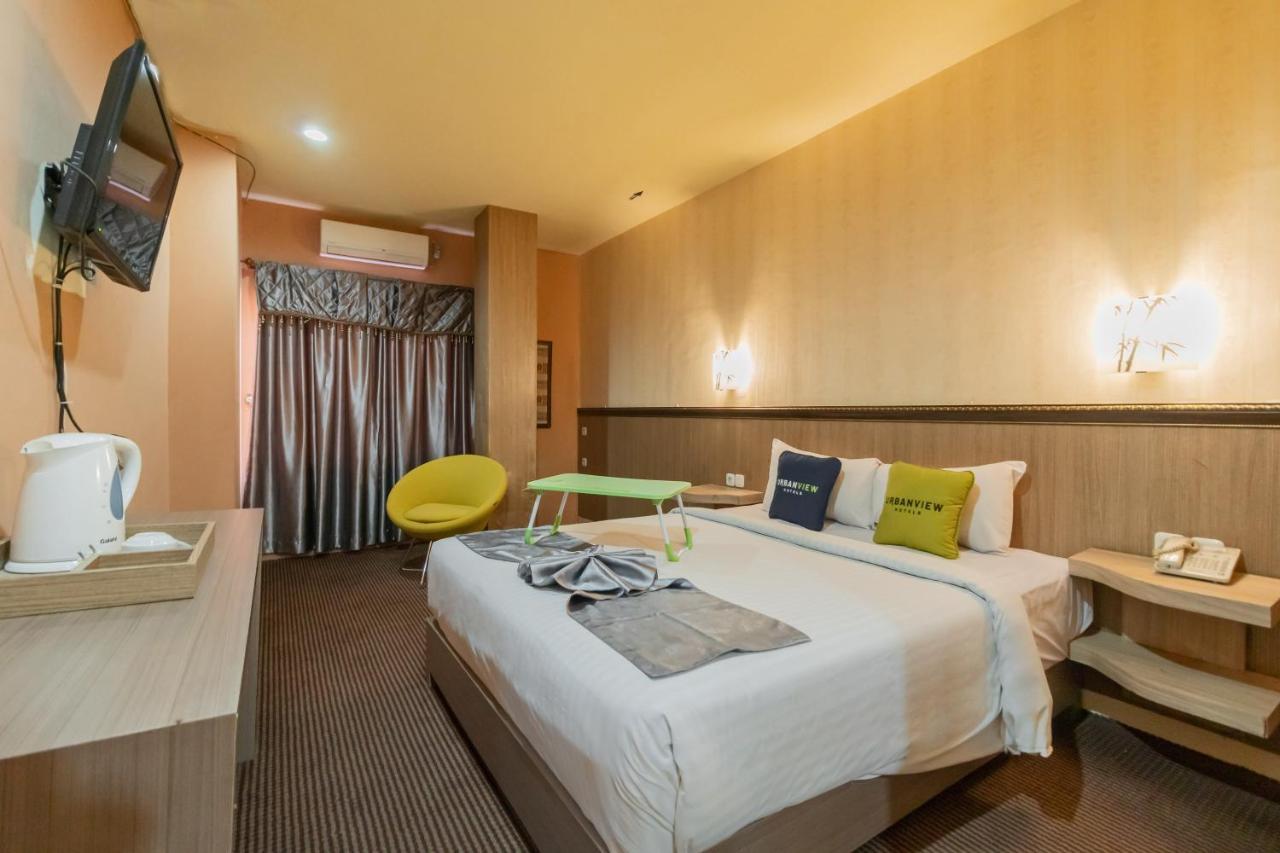 Urbanview Hotel Best Skip Palembang Kültér fotó