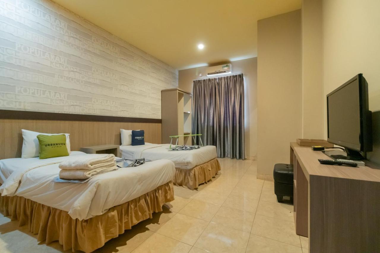 Urbanview Hotel Best Skip Palembang Kültér fotó