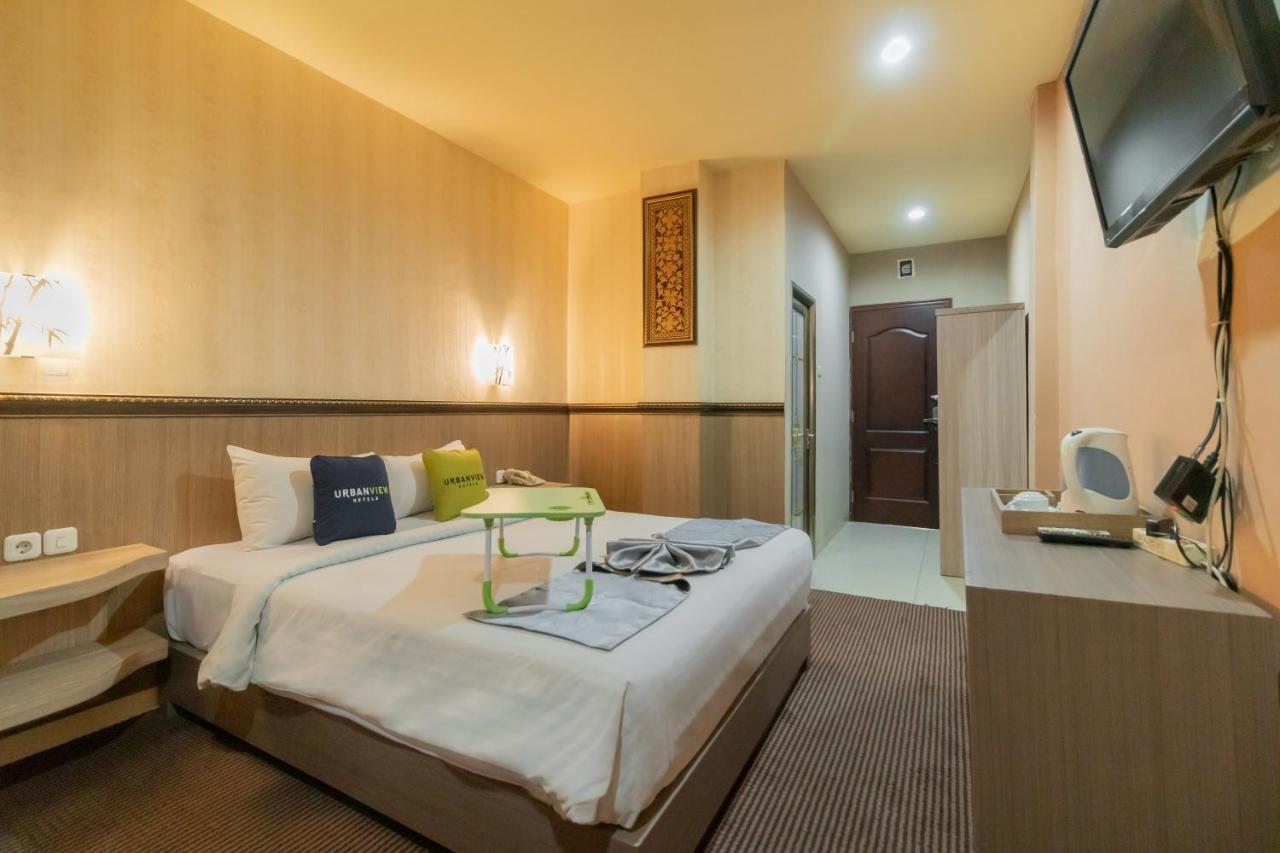 Urbanview Hotel Best Skip Palembang Kültér fotó